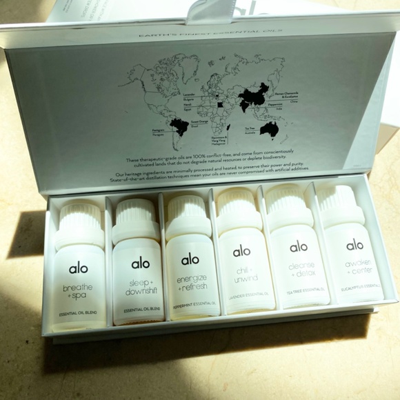 Alo Yoga Essential Oil Collection Set - Picture 7 of 7